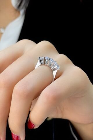 Beyaz Altın Beştaş Yüzük