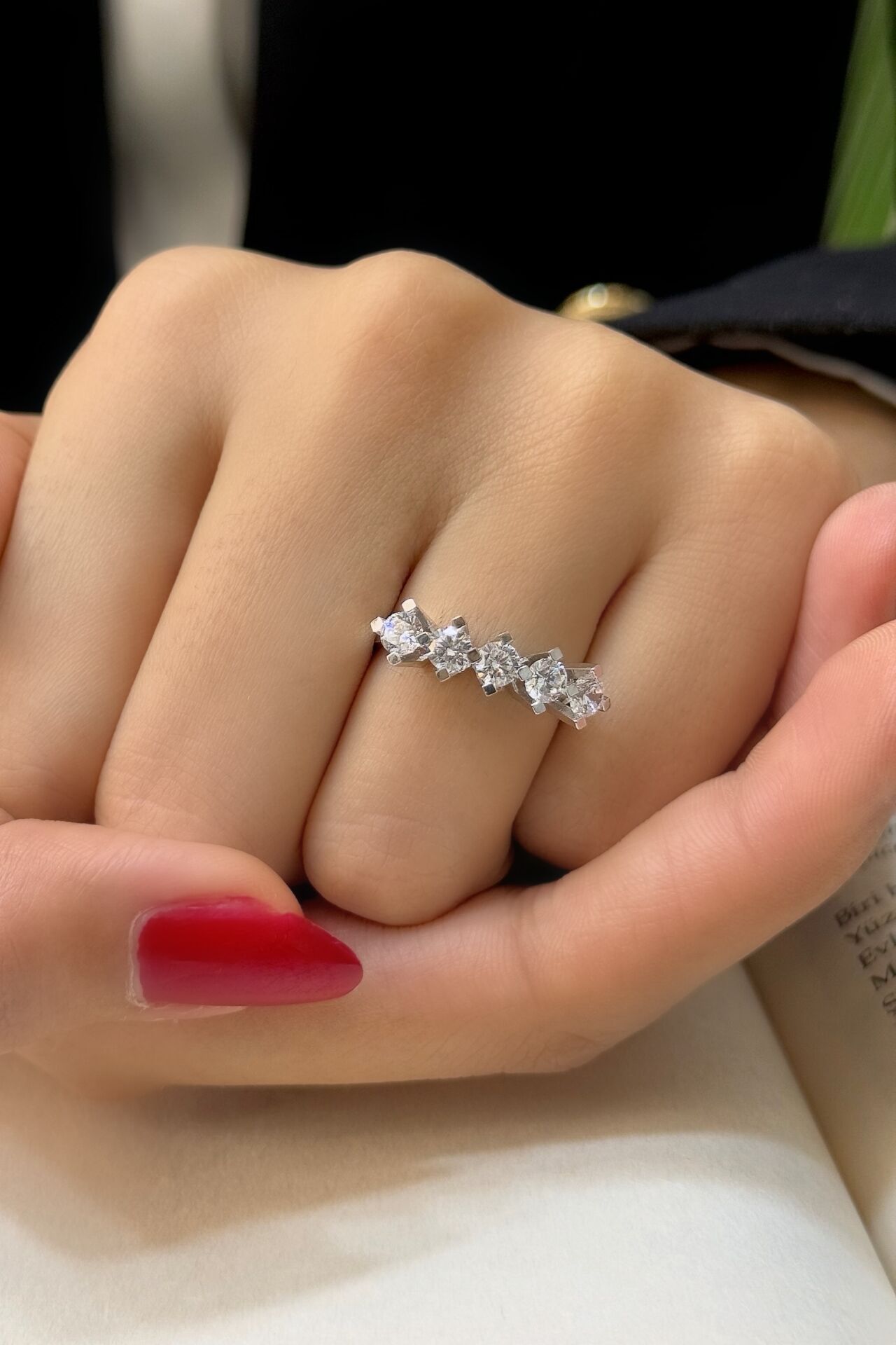 Beyaz Altın Beştaş Yüzük