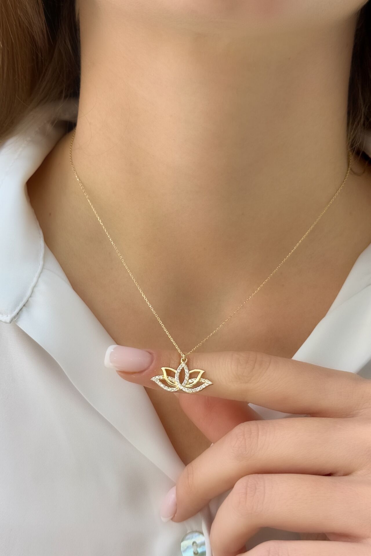 Lotus Çiçeği Altın Kolye