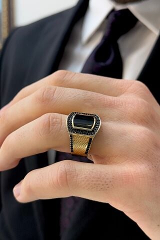 14 Ayar Altın Onix Taşlı Erkek Yüzük