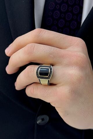 14 Ayar Altın Onix Taşlı Erkek Yüzük