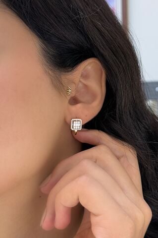 14 Ayar Altın Baget Taşlı Küpe