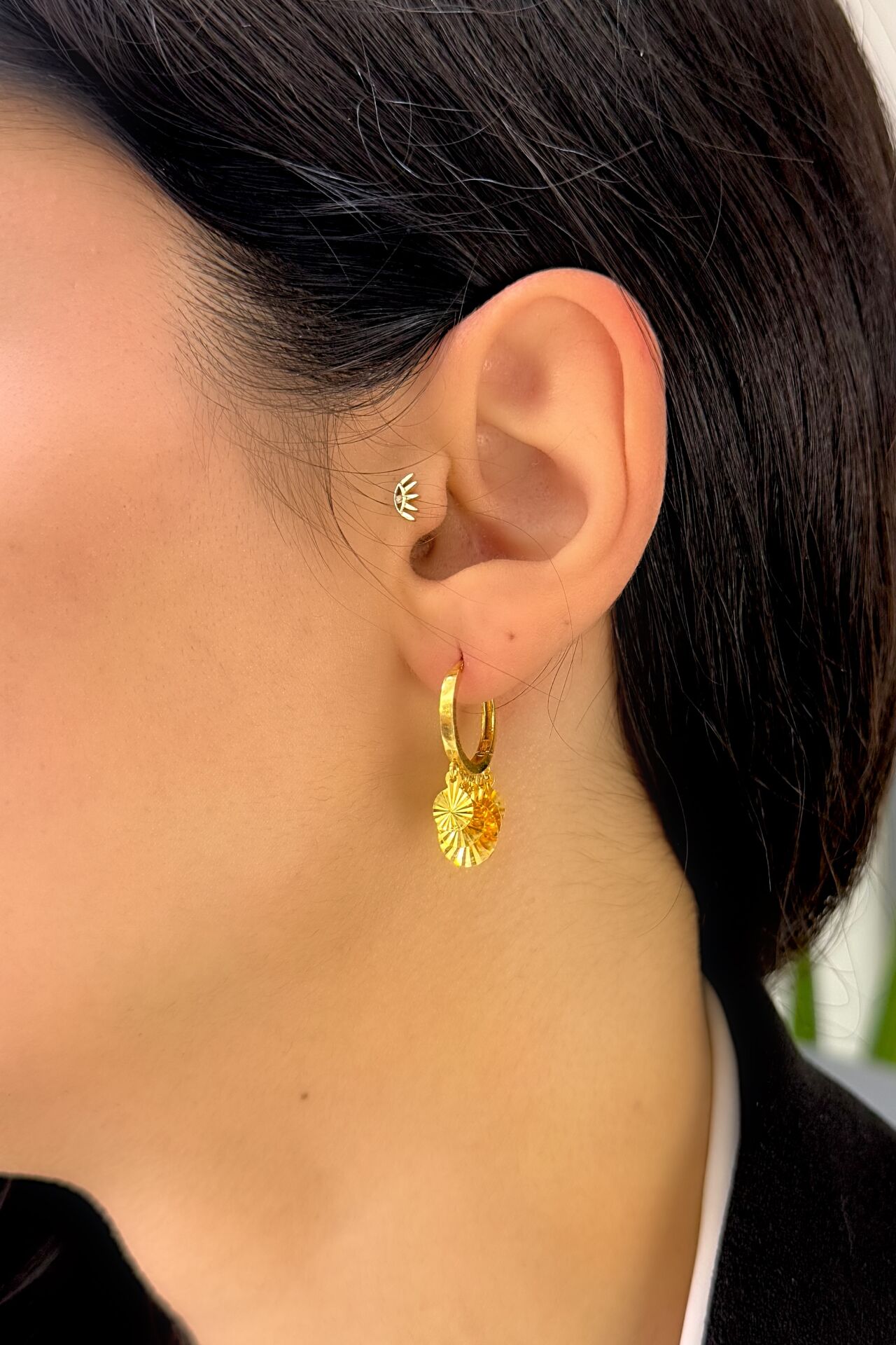 22 Ayar Altın Sallantılı Halka Küpe