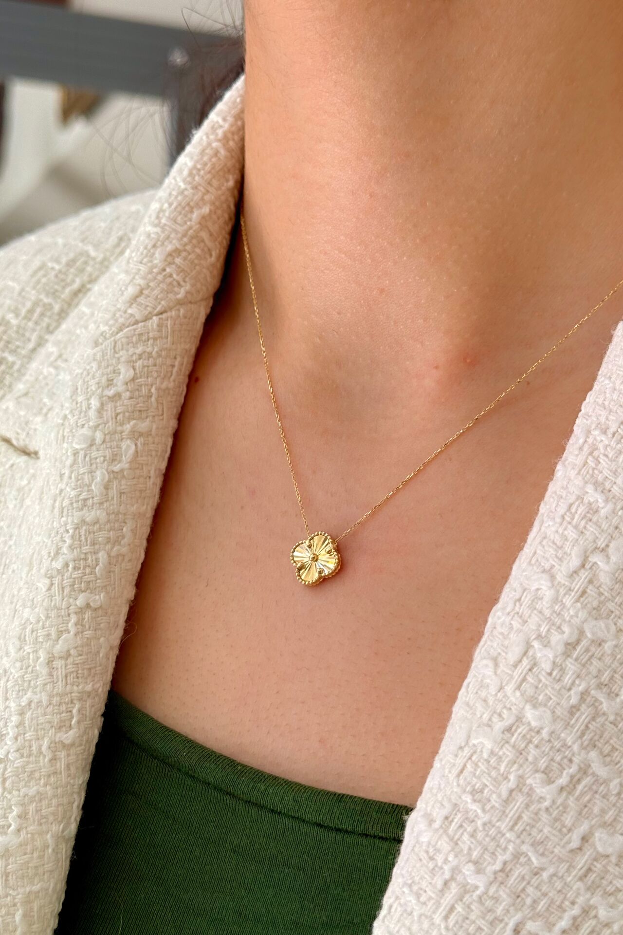 14 Ayar Altın Yonca Kolye