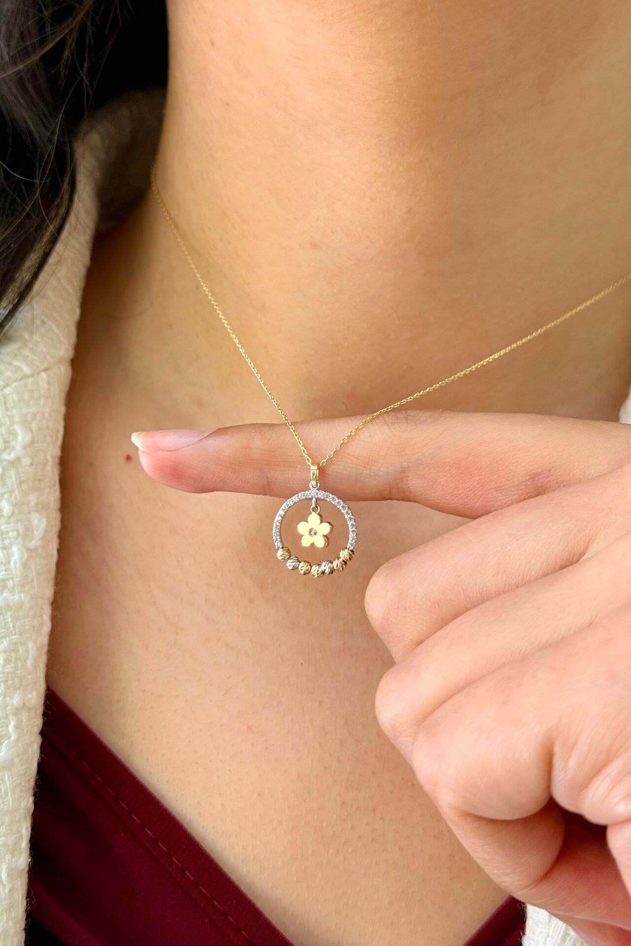 14 Ayar Altın Dorikalı Çiçek Kolye